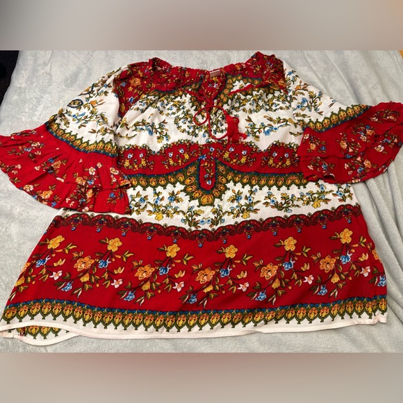 Top - Picture 2 of 2